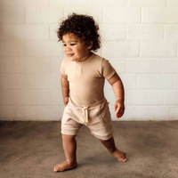 Snuggle Hunny Short Sleeve Bodysuit | Pebble