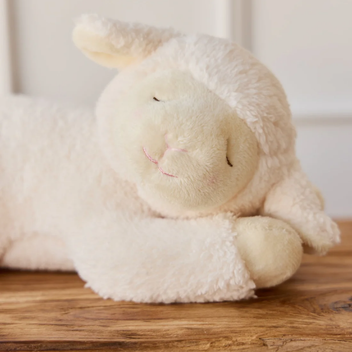 Snuggle Bunnies - Lambie
